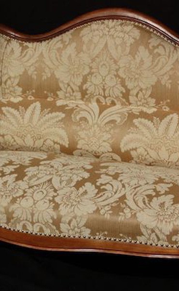 32 canapé a bosses Louis Philippe